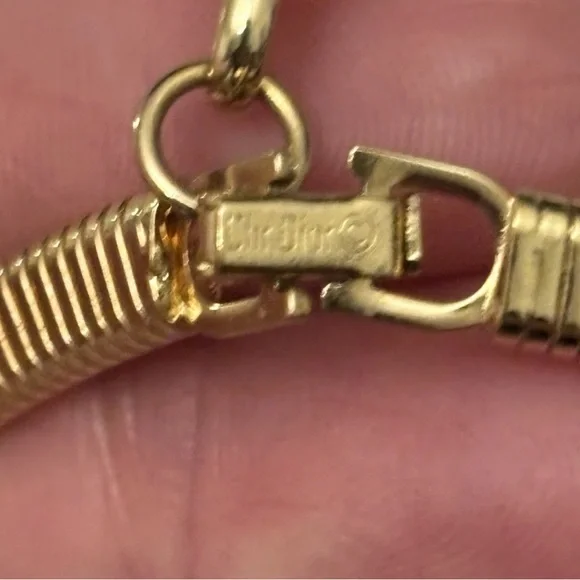 Vintage Christian Dior Elegant Gold Necklace with Deep Blue Detail - Picture 6 of 6